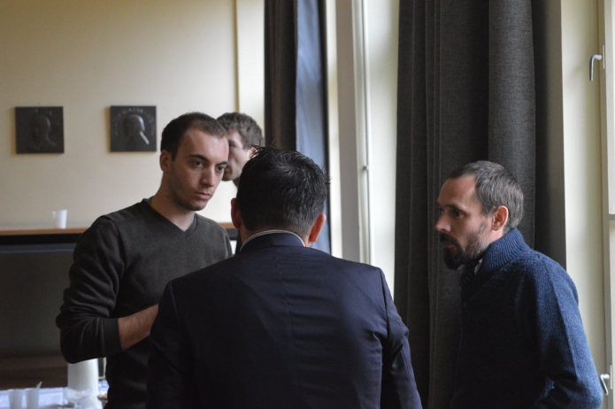 Beszélgetés a szünetben