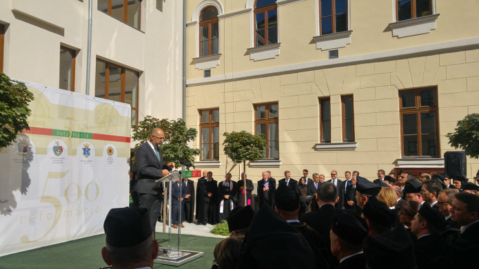 Az egybegyűlteket köszönti Kelemen Hunor, az RMDSZ elnöke