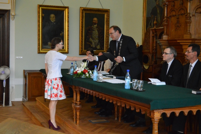 Jutalomban részesül Szakácsné Gál Enikő