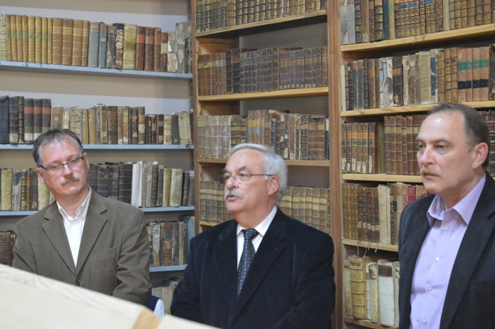 Megnyitó beszédet mond Kató Béla püspök.