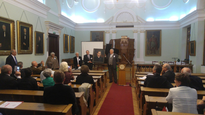 A Juhász István portré leleplezése