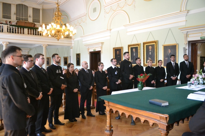 A végzett magiszteri hallgatók fogadalomtétele