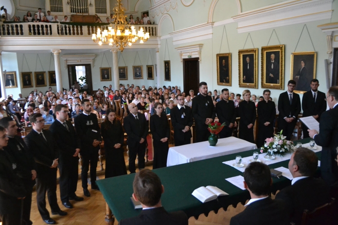 A végzett magiszteri hallgatók fogadalomtétele