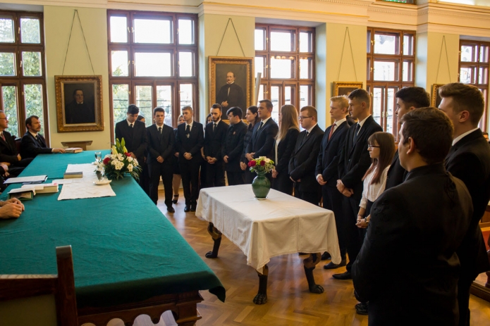 Fogadalmat tesznek az elsőéves hallgatók