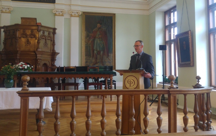 Kiss Jenő (KPTI) előadást tart