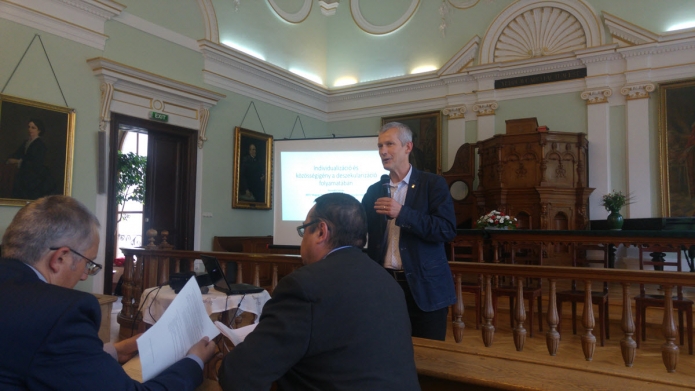 Tonk Márton felvezeti a fórumbeszélgetést