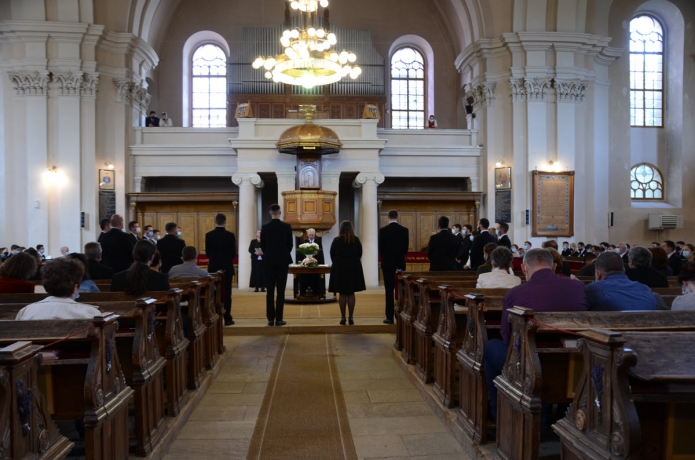 A 2020-ban végzett évfolyam fogadalmat tesz