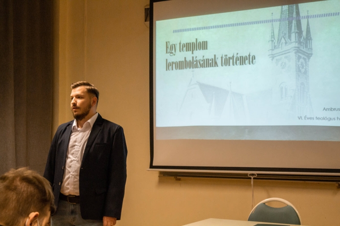 Biró István felvetezeti a Szakkör témáját