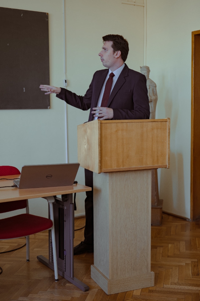 Nagy Dávid előadást tart a 25. ETDK keretében