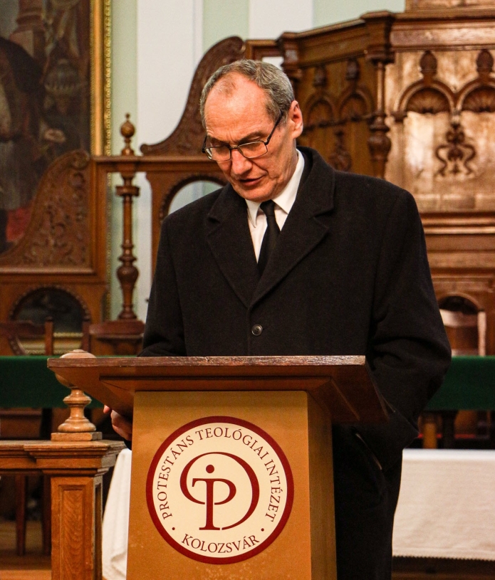 Kovács István unitárius püspök áhítatot tart