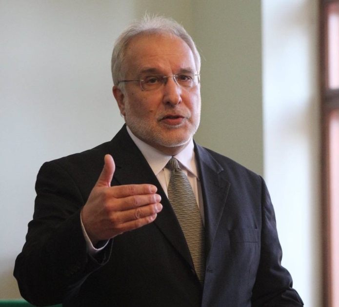 Dr. Kereskényi Sándor az imádság hagyományos és modern formáiról tart előadást