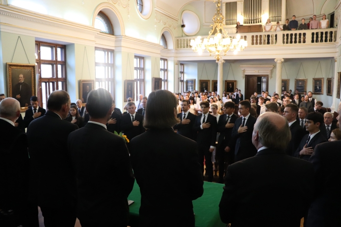 Az elsőévesek fogadalmat tesznek