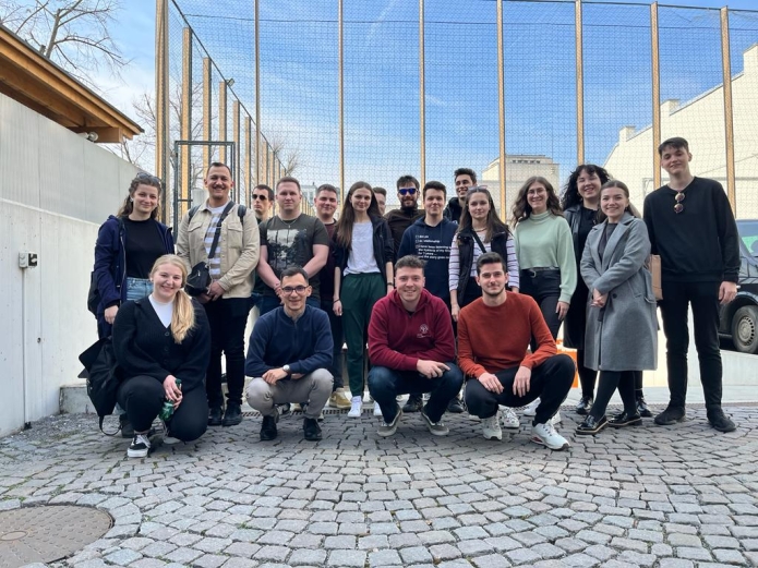 A teológus találkozóra indulás előtt