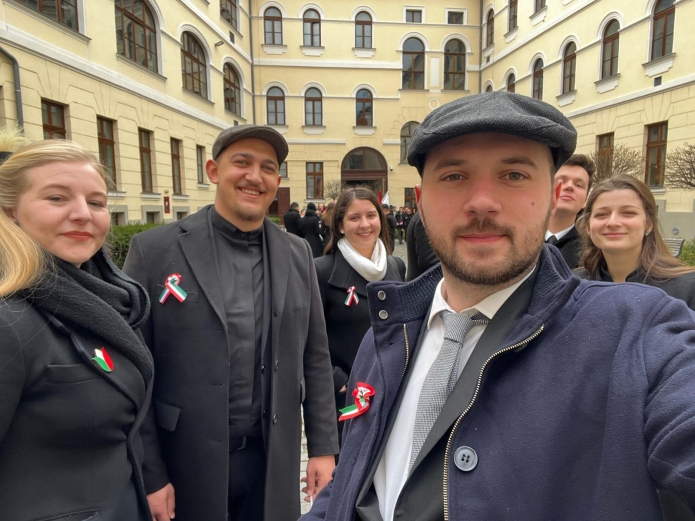 Teológus és magyar