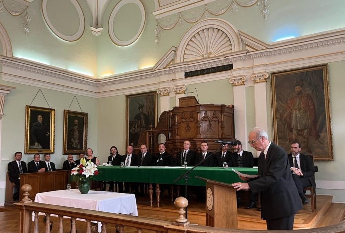 A 60. éve végzett Dr. Geréb Zsolt köszöntő beszédet mond