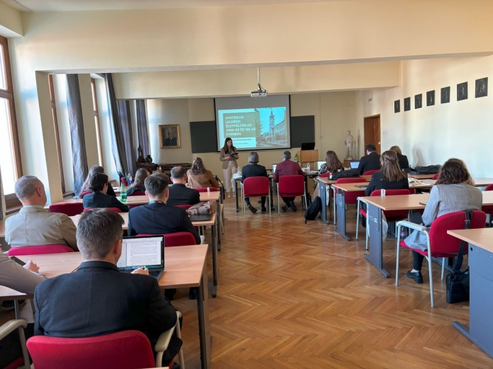 Az eseményt moderálja Bíró Beatrix