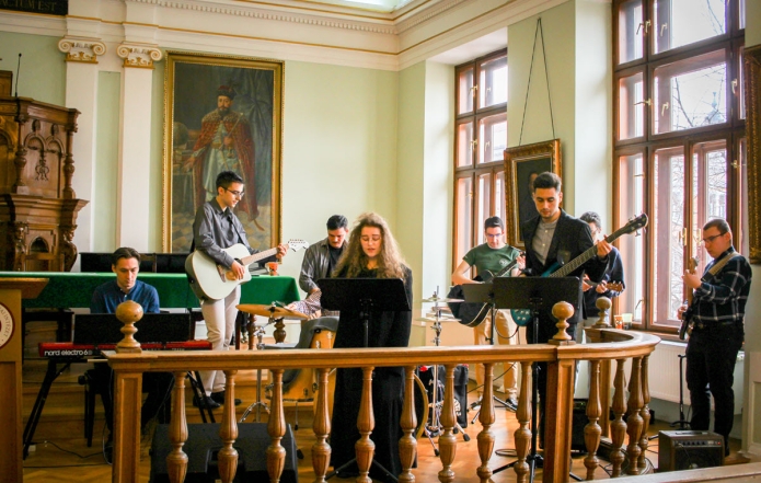 A KPTI zenészcsapatának szolgálata