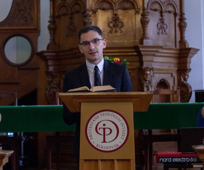 Telegdi Istvány áhítatot tart