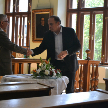 Kállay Dezső rektor köszönti Sven Grosset