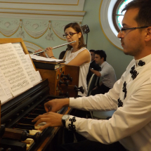 Orgonán játszik: Béres Levente. Fuvolázik: Tőtős Emese Brigitta