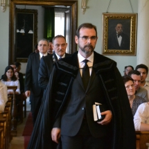 Bevonul a tanári kar