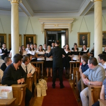 A kórust Béres Levente vezényli