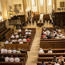 A kibocsátó istentisztelet gyülekezete