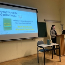 Nagy Eszter a rövid-tartamú lelkigondozásról tart bemutatót