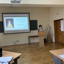 Demeter Ágnes negyedéves teológus hallgató előadást tart