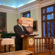 Rácz Ervin a KREK missziói előadója áhítatot tart