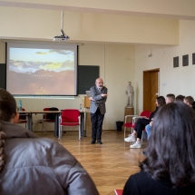 Horváth Levente próbaórát tart