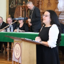 Molnár-Mikola Andrea a végzős évfolyam nevében vesz búcsút