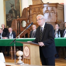 Az 50. éve végzett lelkészek nevében Tőkés László köszönti az ünneplőket